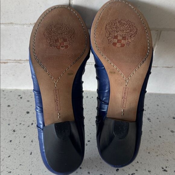 Vince Camuto Blueberry Leather Cone Heels Pumps Rosette Detail Women’s Size 7.5B - Picture 8 of 12